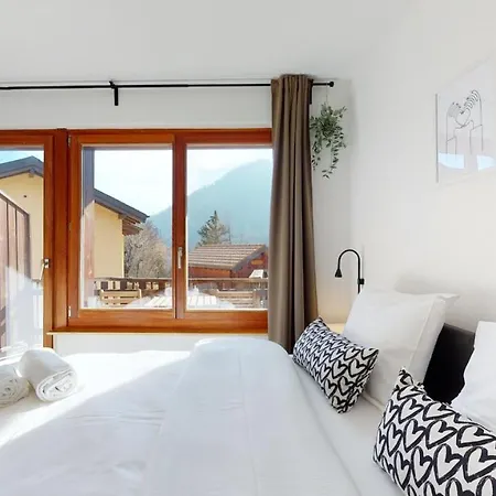 Modern Studio With A Large Sunny Terrace In Ovronnaz Leytron